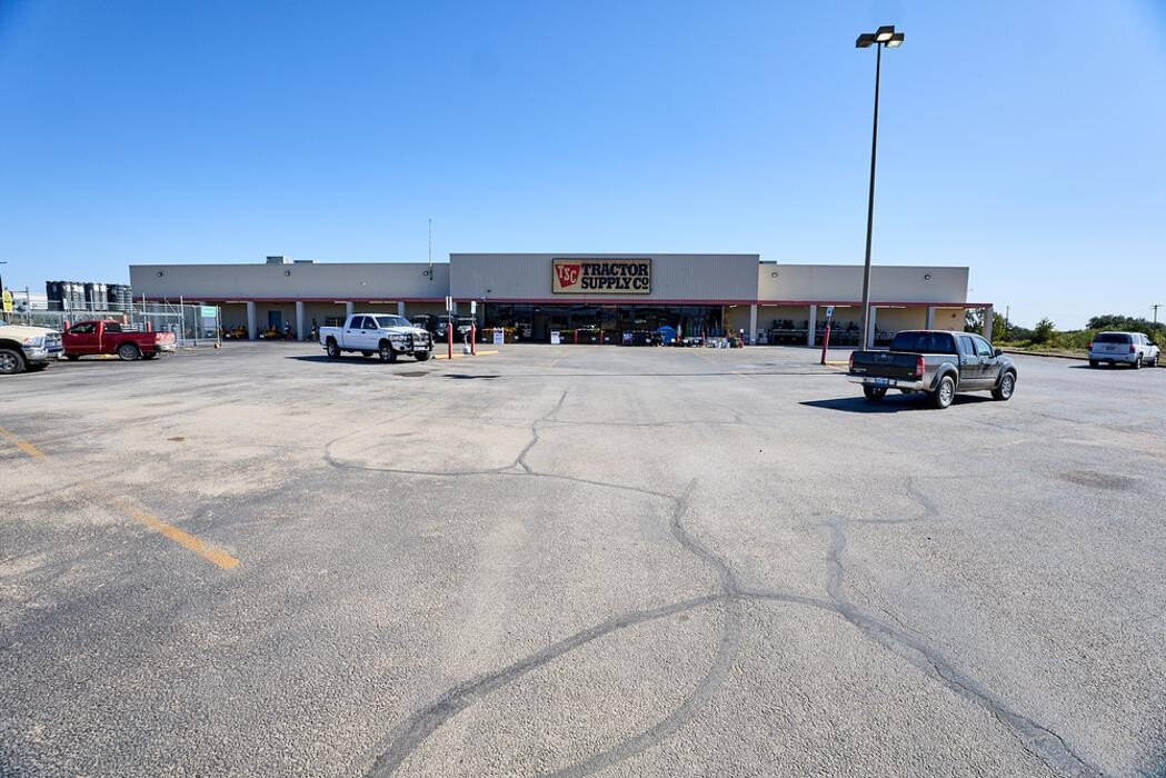 Images Tractor Supply Co.