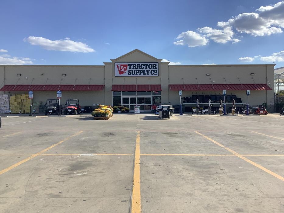 Images Tractor Supply Co.