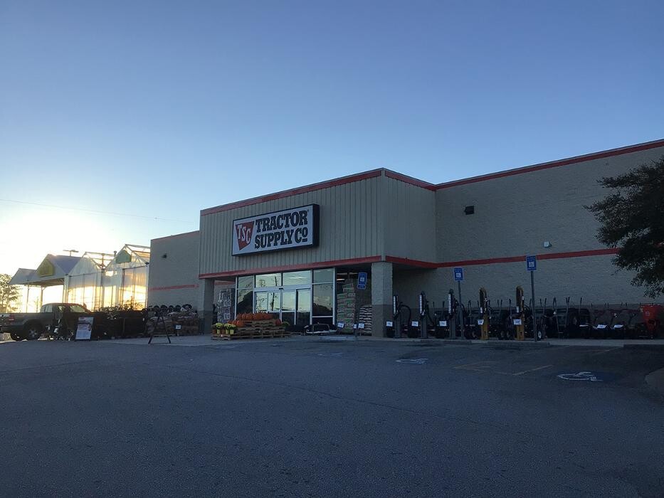 Images Tractor Supply Co.