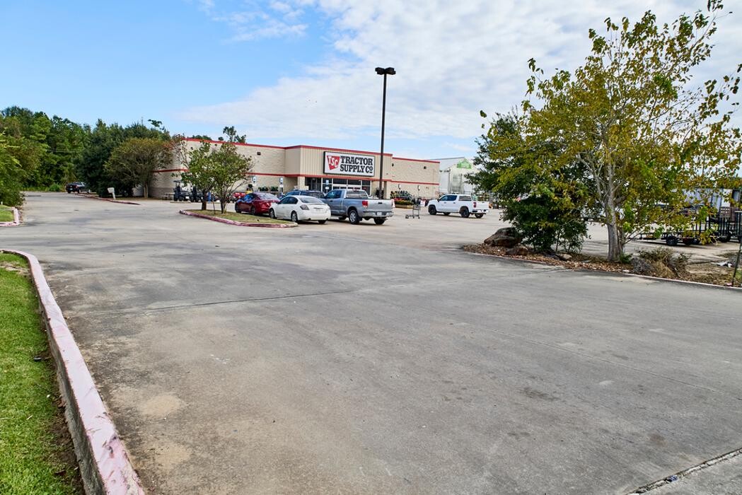 Images Tractor Supply Co.