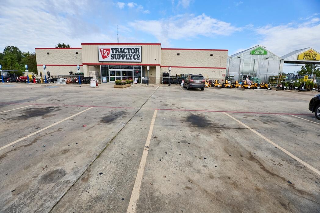 Images Tractor Supply Co.