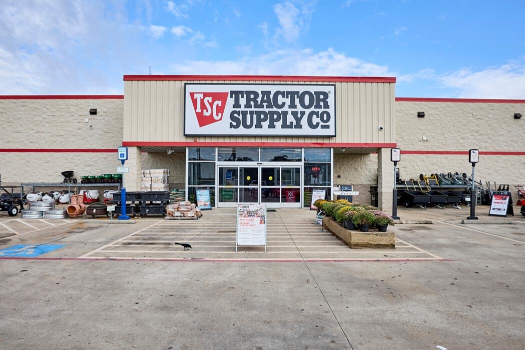 Images Tractor Supply Co.