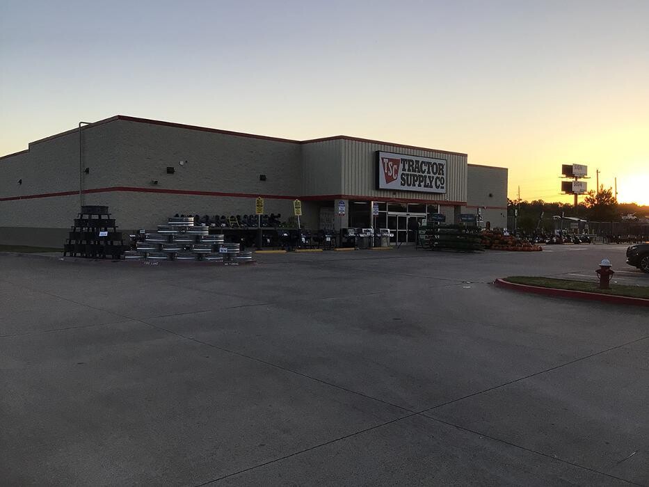 Images Tractor Supply Co.
