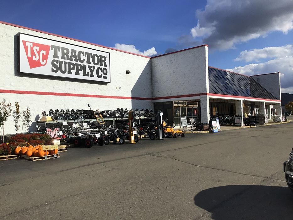 Images Tractor Supply Co.