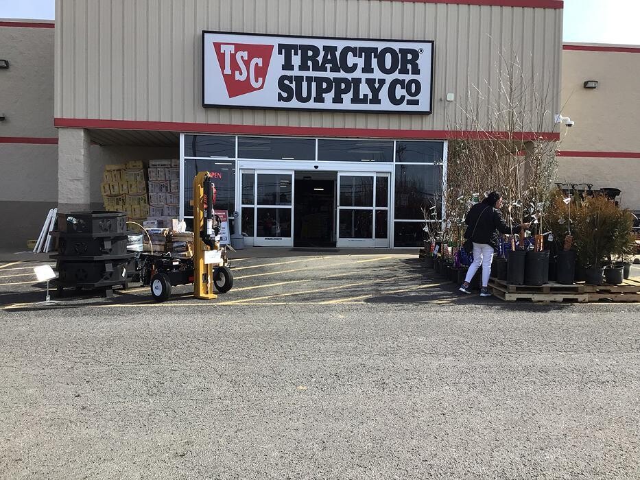 Images Tractor Supply Co.