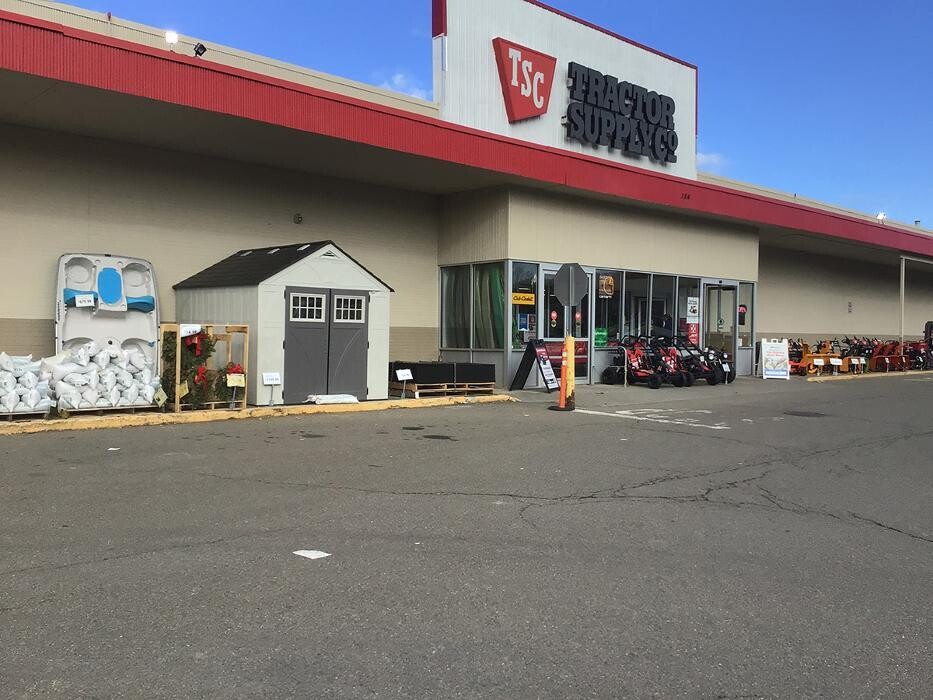 Images Tractor Supply Co.