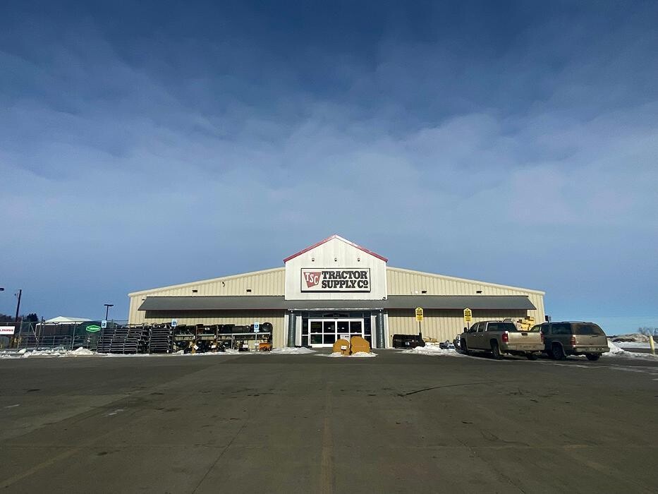 Images Tractor Supply Co.