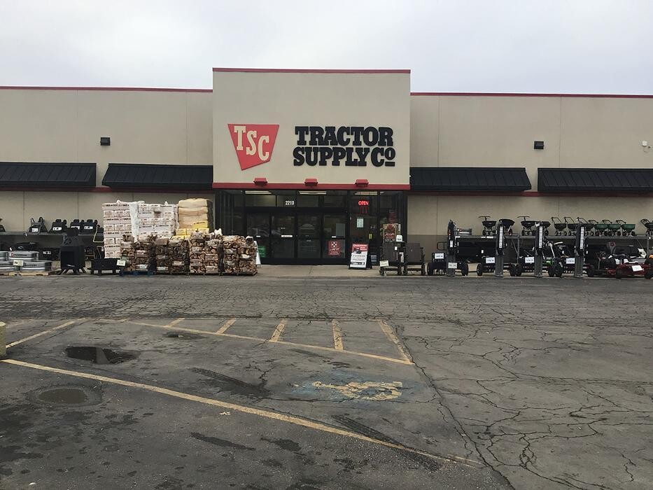 Images Tractor Supply Co.