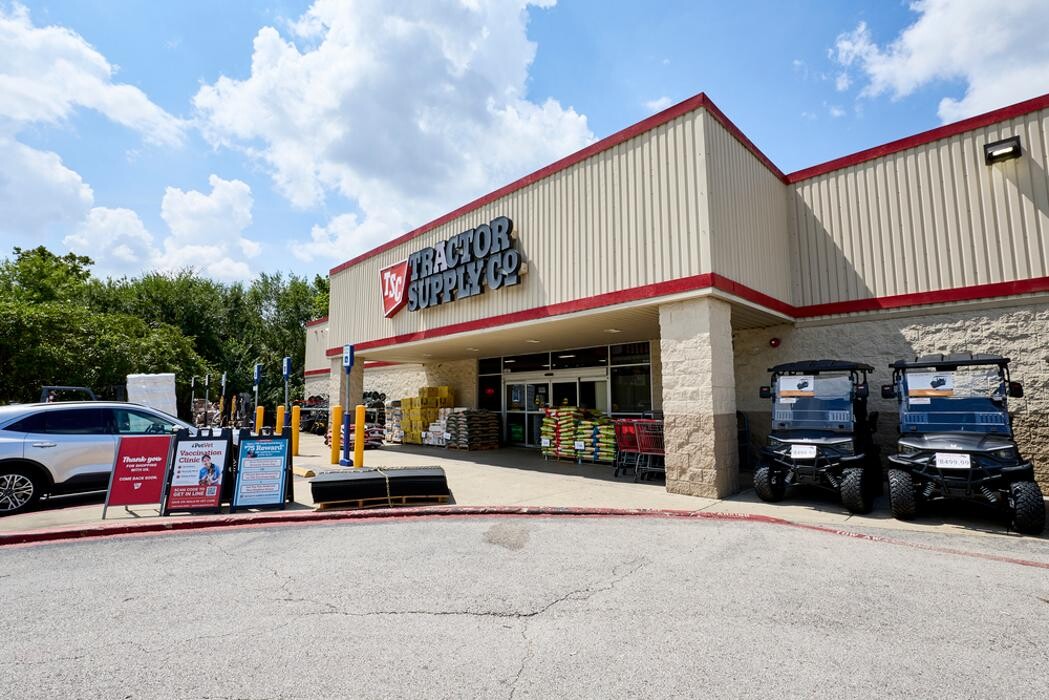 Images Tractor Supply Co.