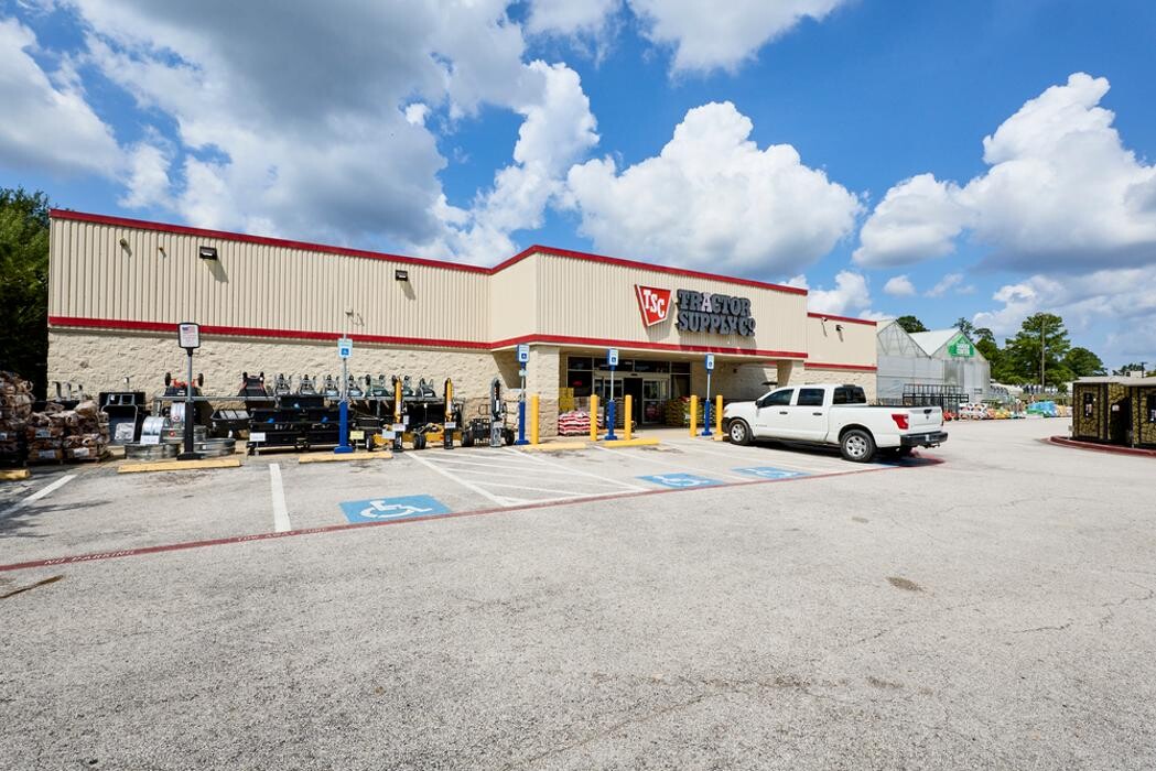 Images Tractor Supply Co.