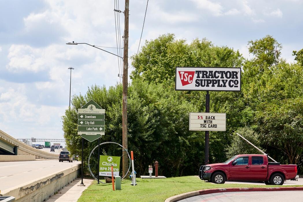 Images Tractor Supply Co.