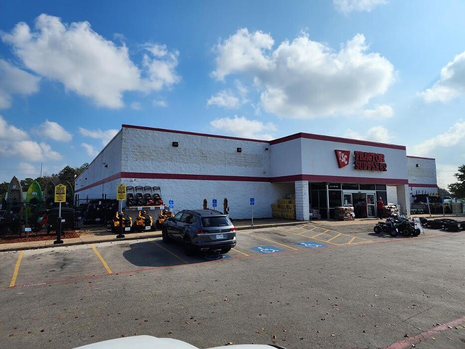 Images Tractor Supply Co.