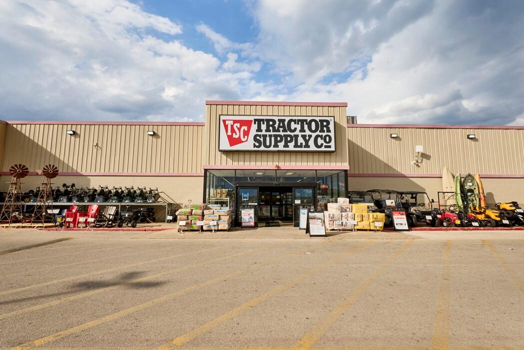 Images Tractor Supply Co.