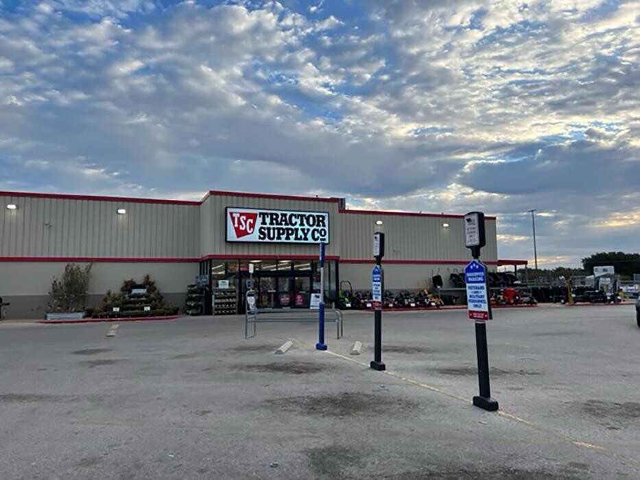 Images Tractor Supply Co.