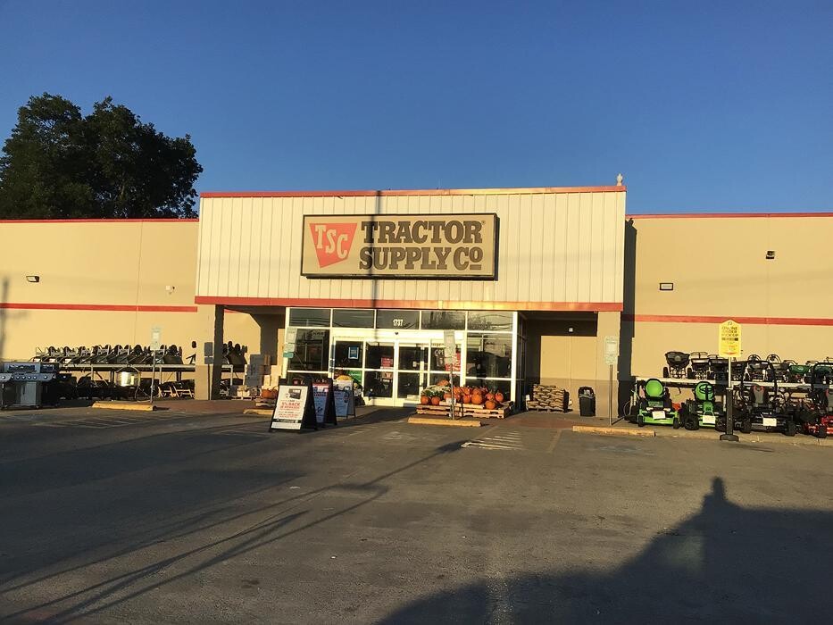Images Tractor Supply Co.