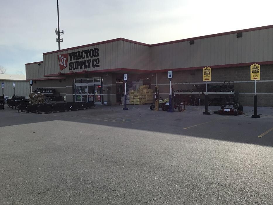 Images Tractor Supply Co.