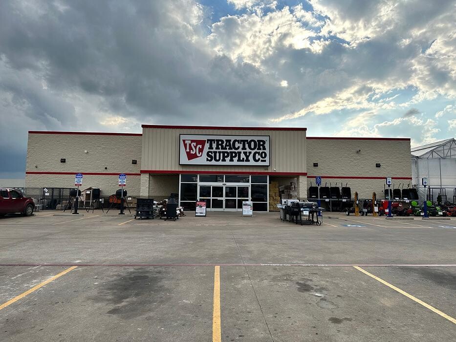 Images Tractor Supply Co.