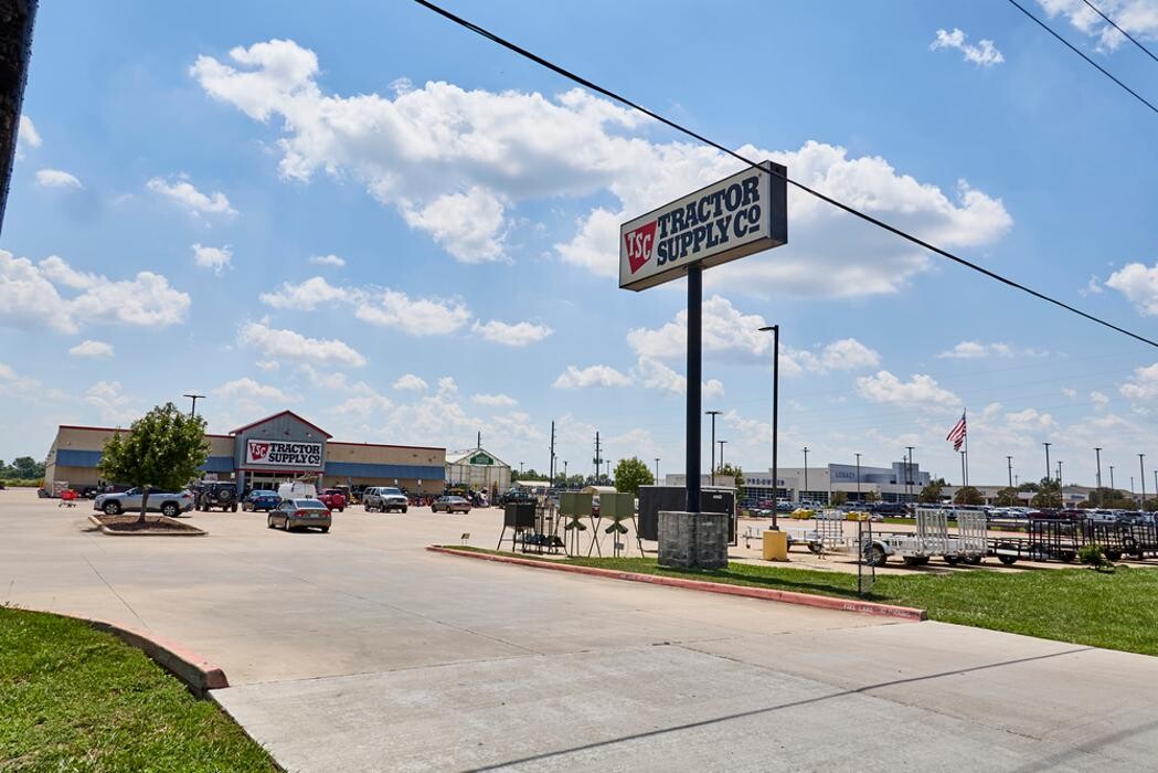 Images Tractor Supply Co.