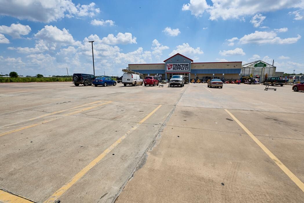 Images Tractor Supply Co.