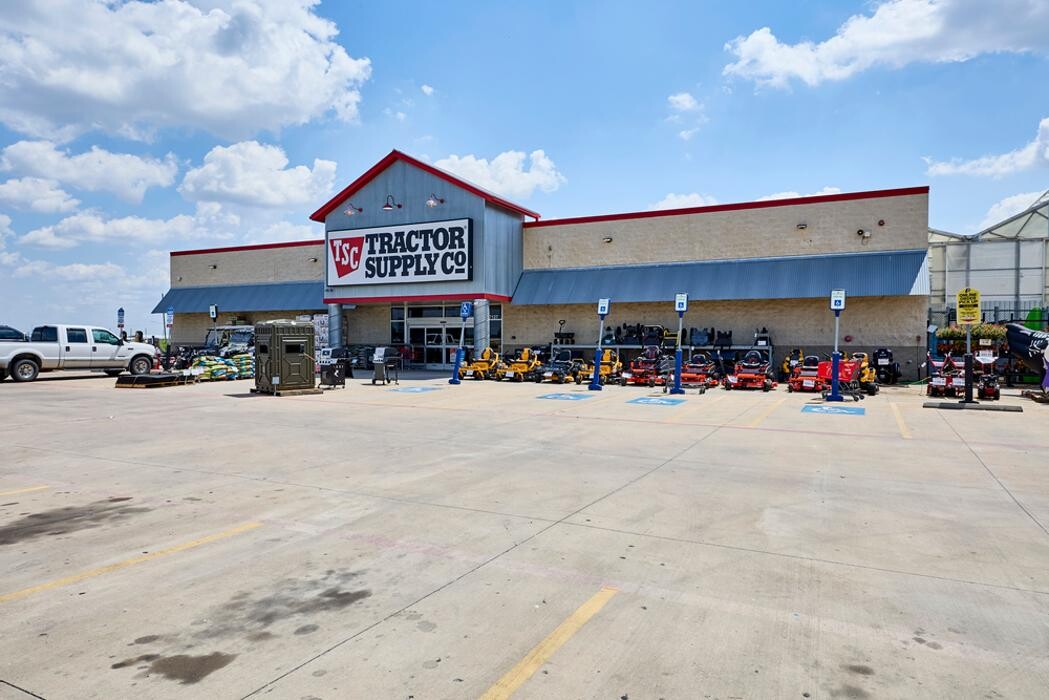 Images Tractor Supply Co.