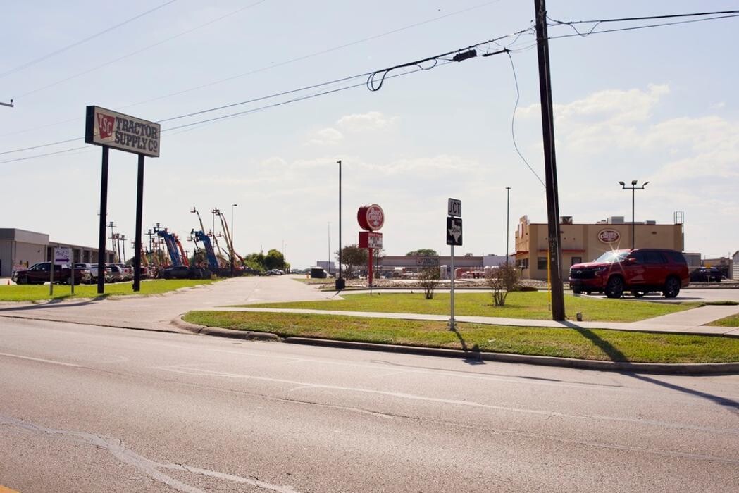 Images Tractor Supply Co.