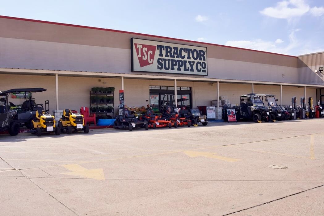 Images Tractor Supply Co.