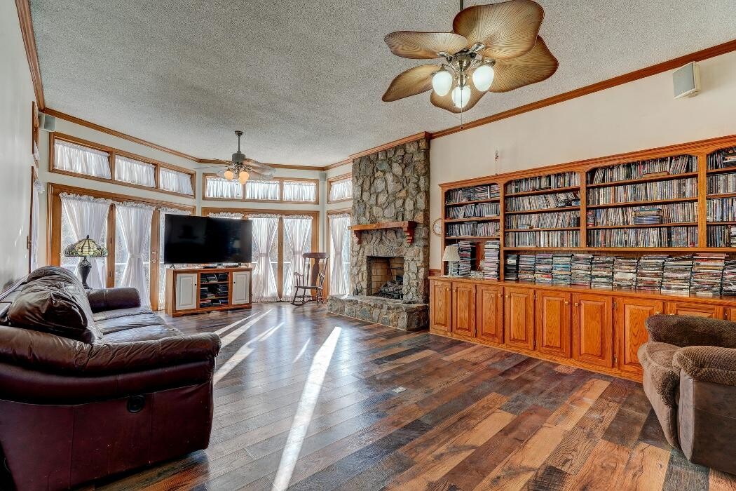 Images McCollum Realty Team