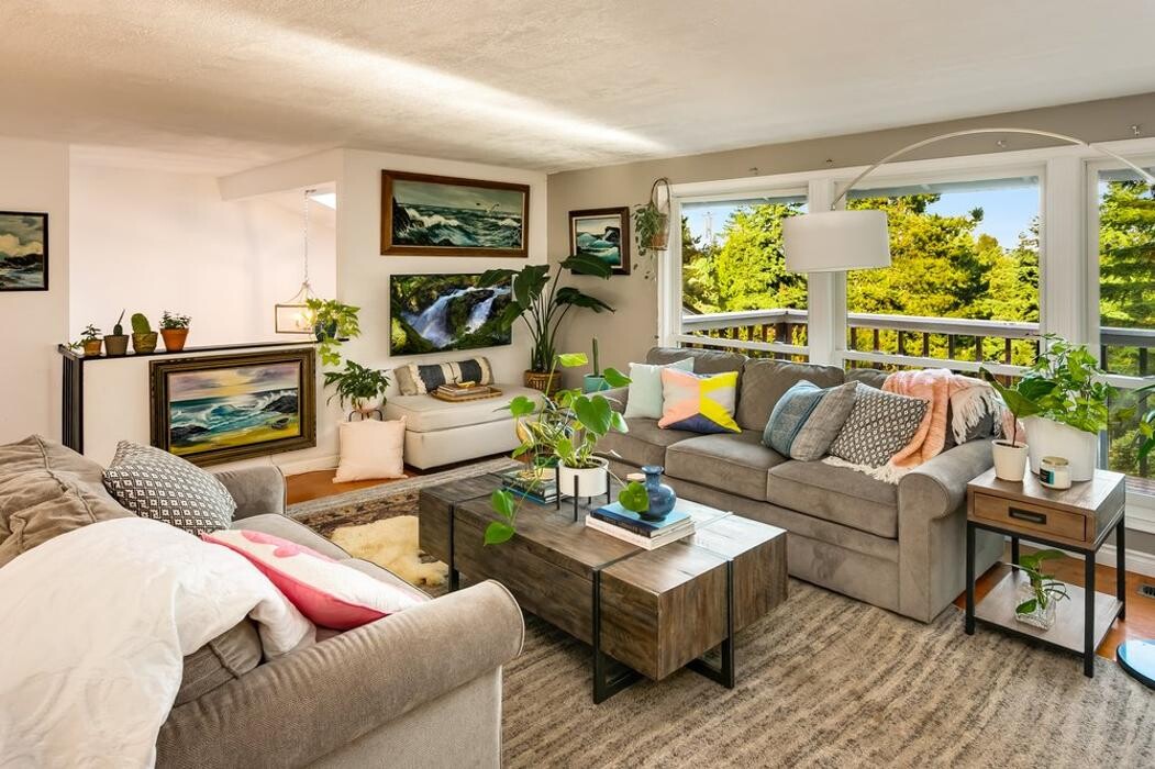 Images Juan Sanchez - Local Real Estate Broker