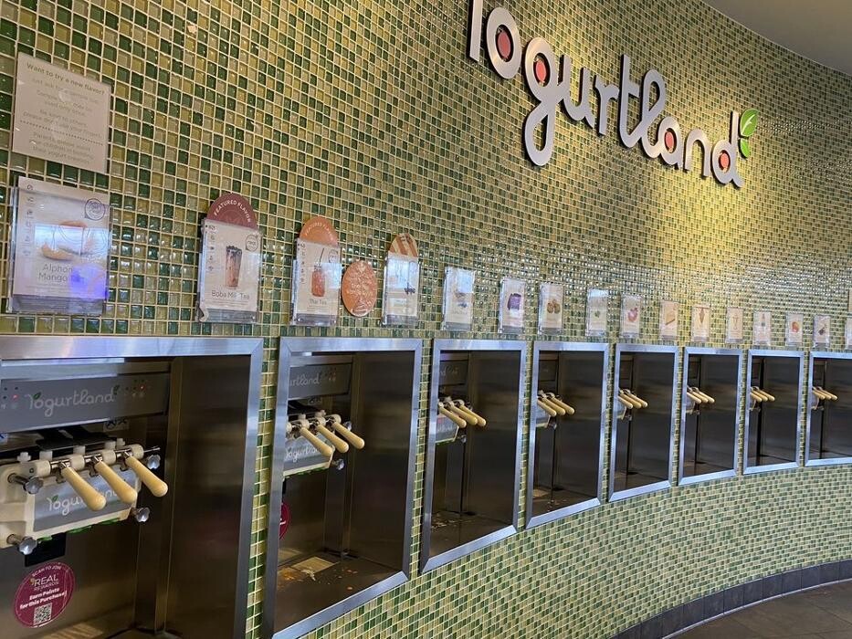 Images Yogurtland Fair Oaks