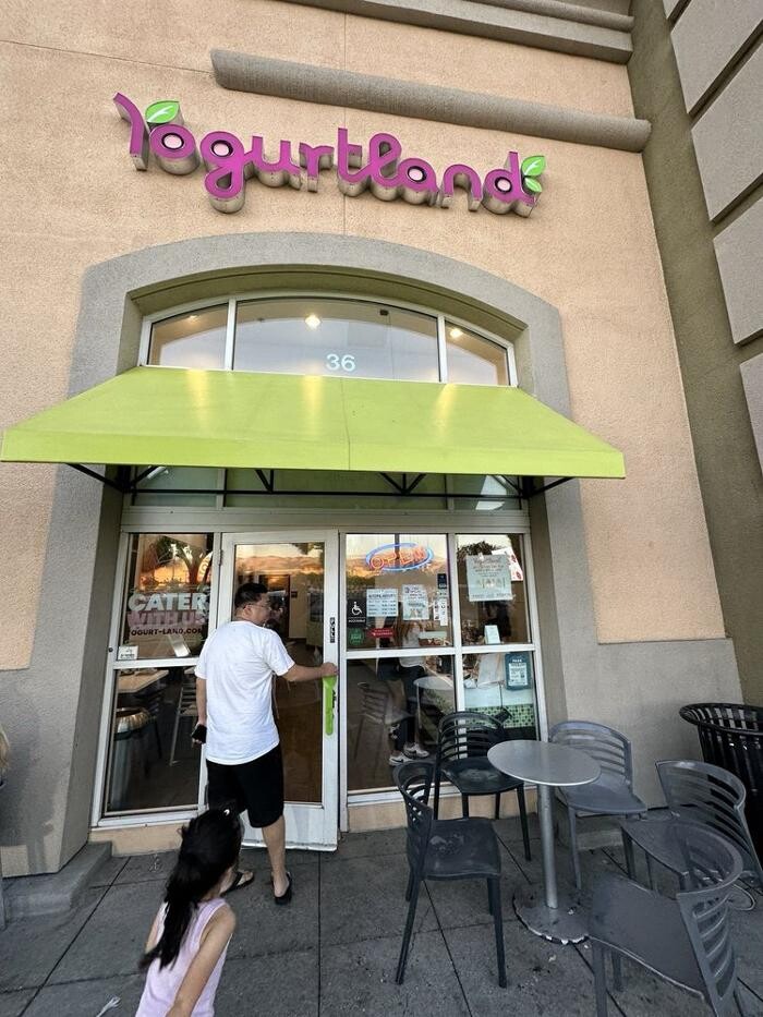 Images Yogurtland Story & King Road