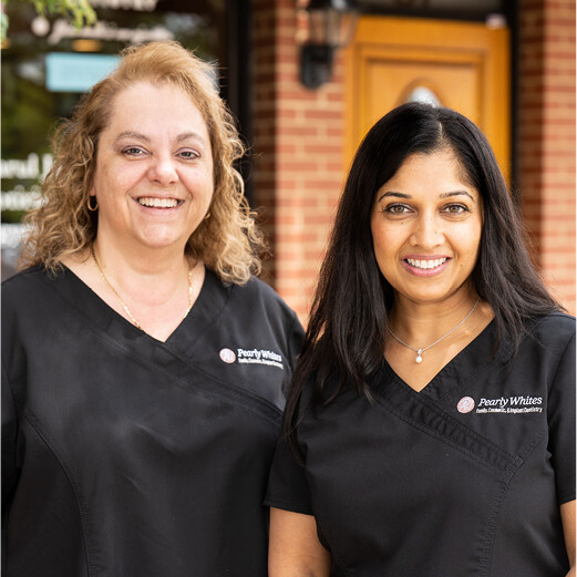 Pearly Whites Dentistry Logo