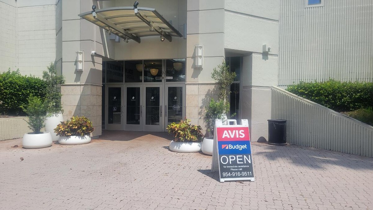 Images Avis Car Rental