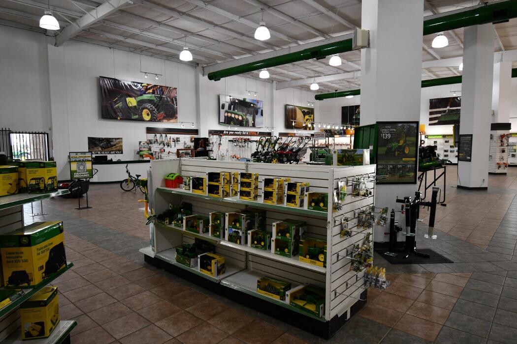 Images United Ag & Turf