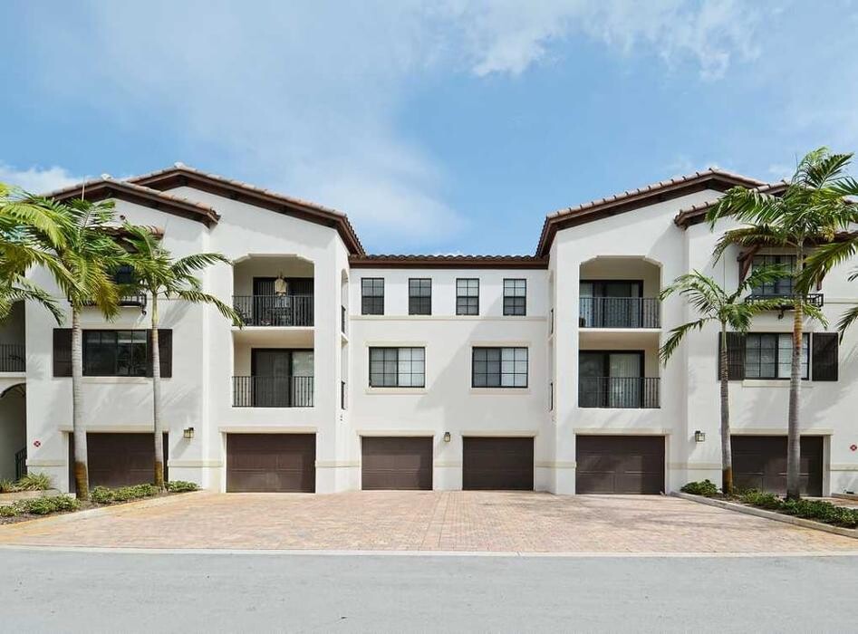 Images AMLI Toscana Place