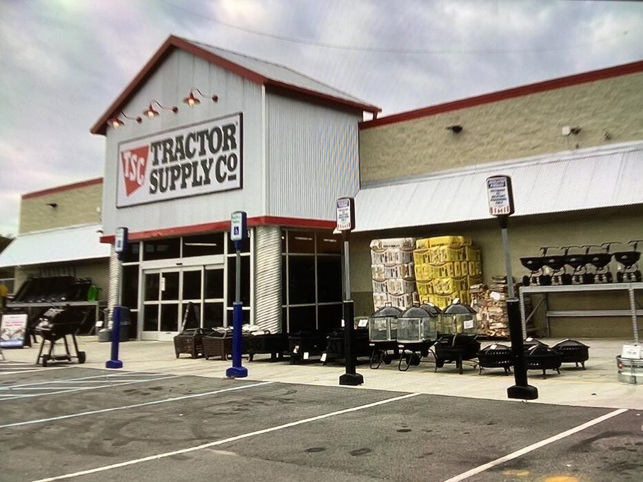 Images Tractor Supply Co.
