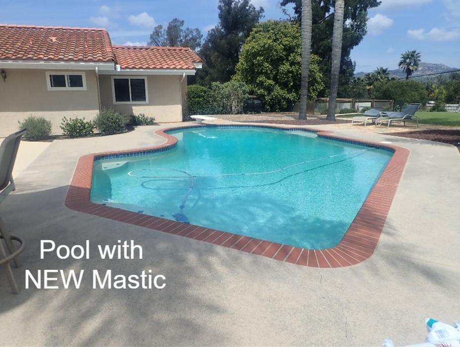 Images Synergy Pool Mastic