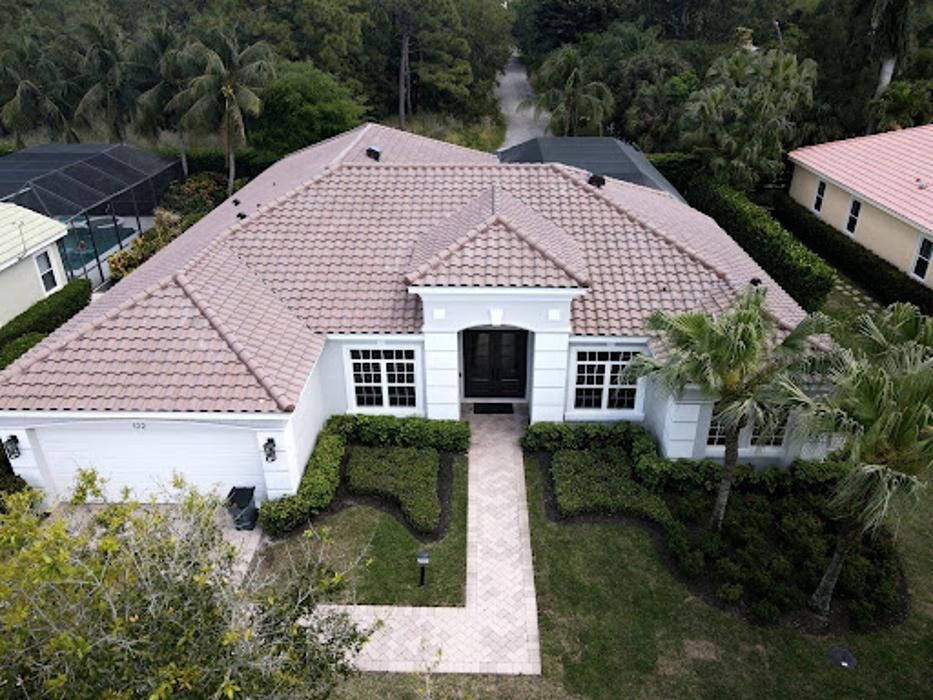 Images FoxHaven Roofing Group