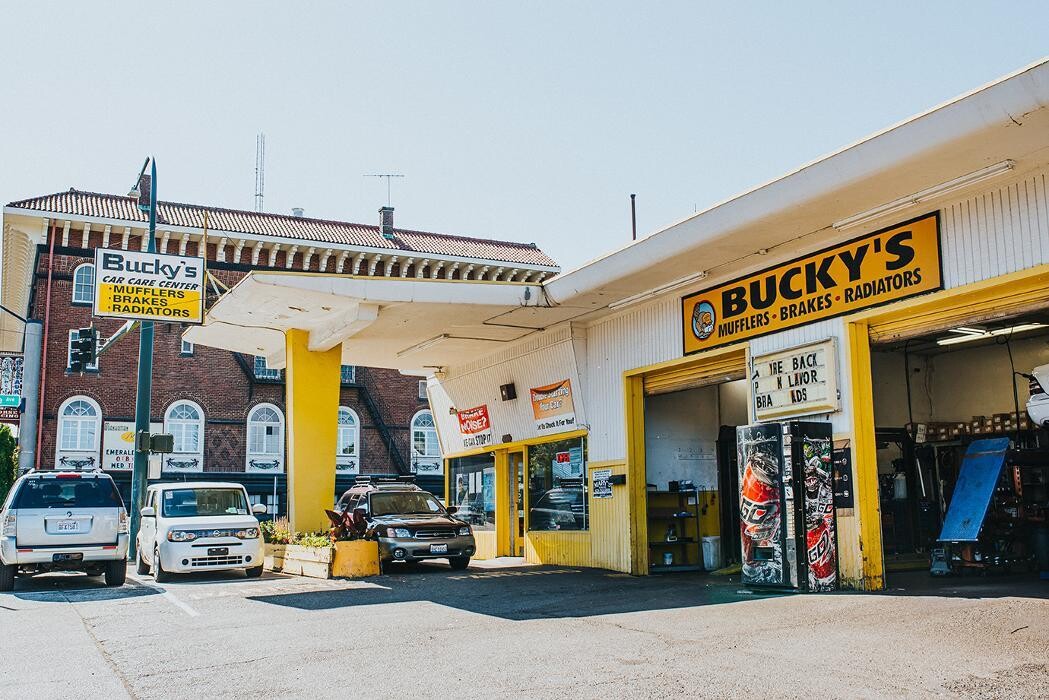 Images Bucky's Everett