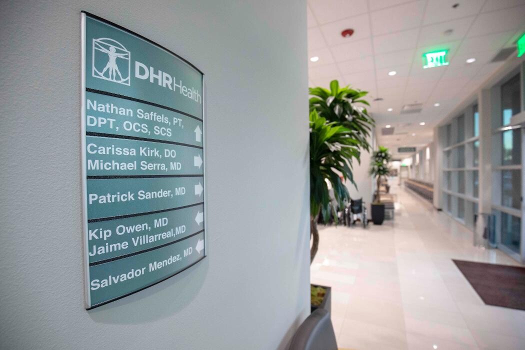 Images DHR Health Orthopedic Institute