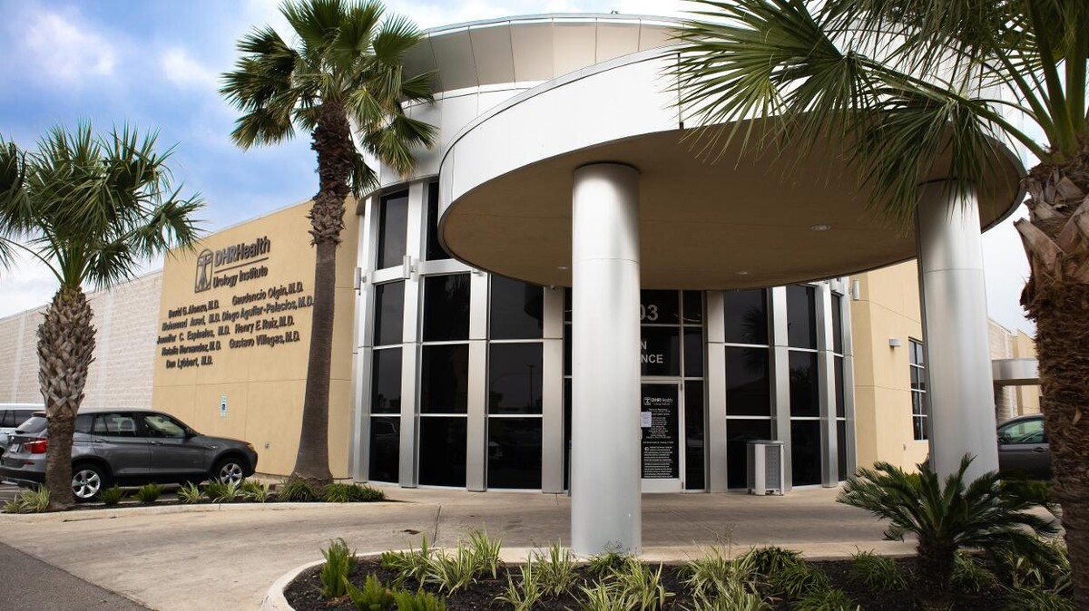 Images DHR Health Urology Institute