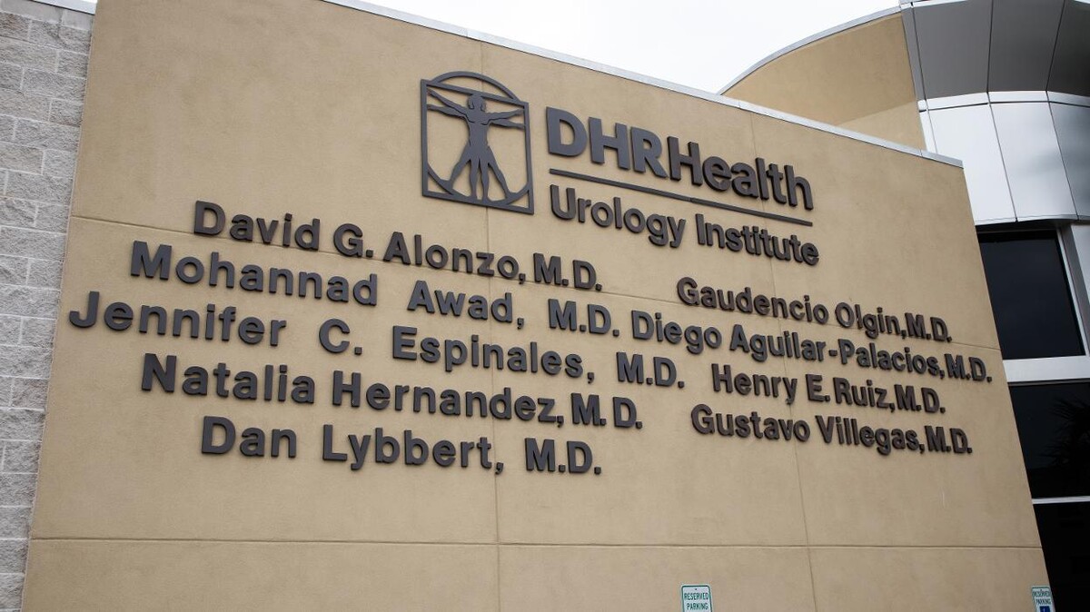 Images DHR Health Urology Institute