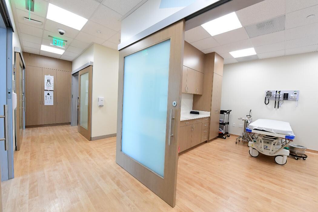 Images Cottage Urgent Care - Goleta - Calle Real