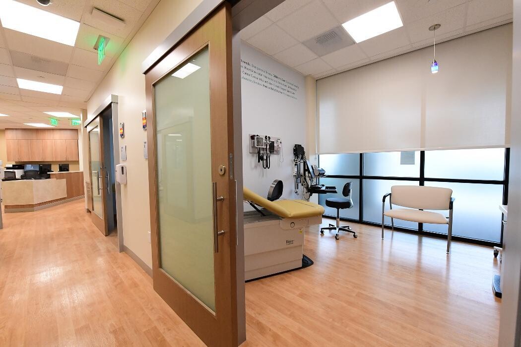 Images Cottage Urgent Care - Goleta - Calle Real