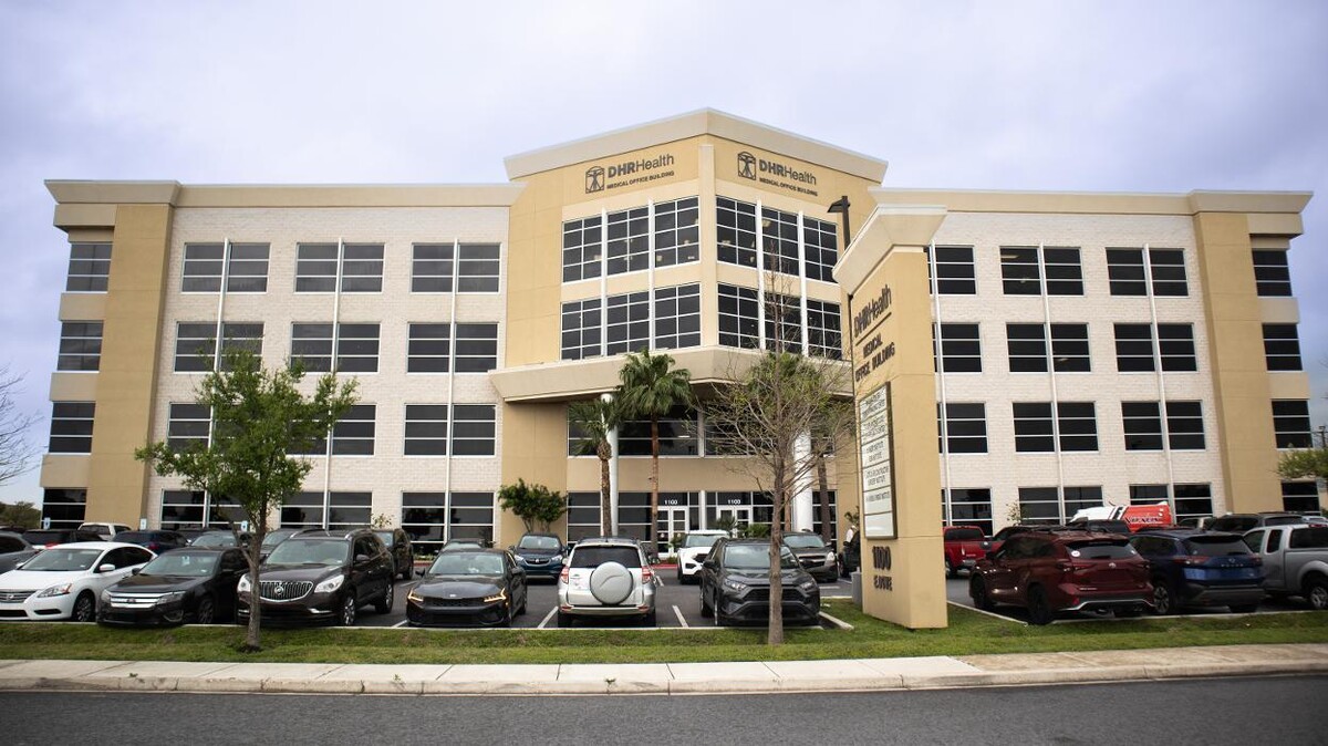 Images DHR Health Plastic & Reconstructive Surgery Institute