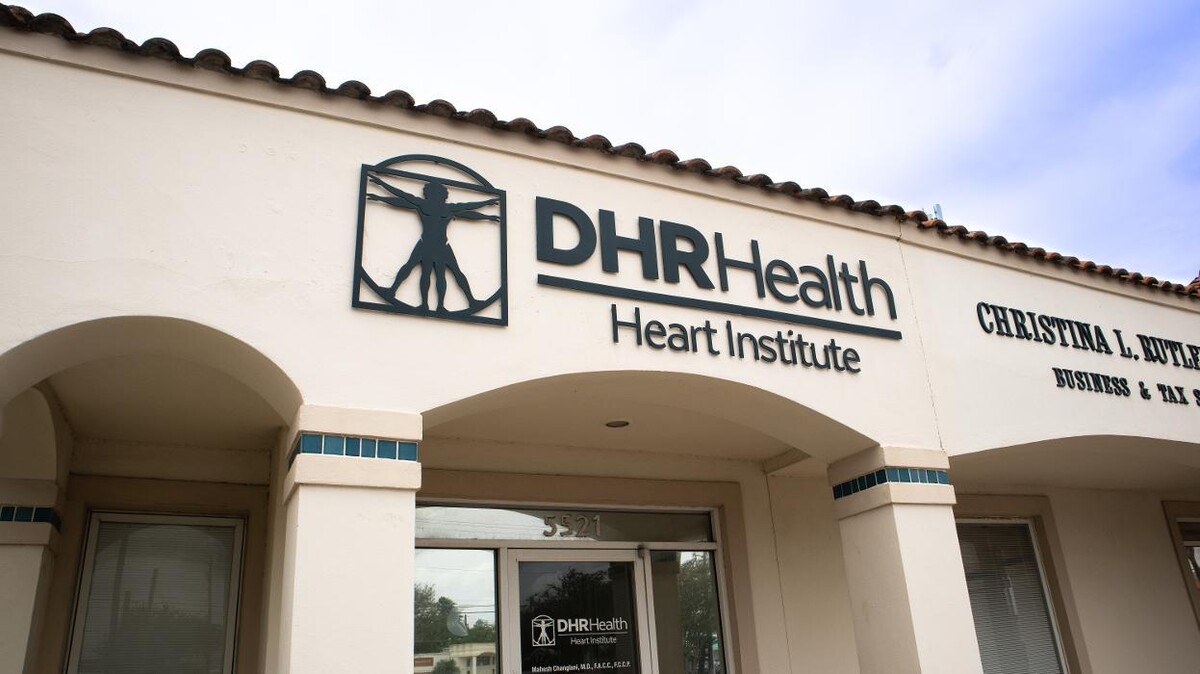 Images DHR Health Heart Institute