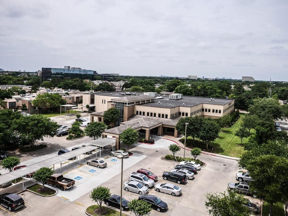 Images Mohsin Mir, MD