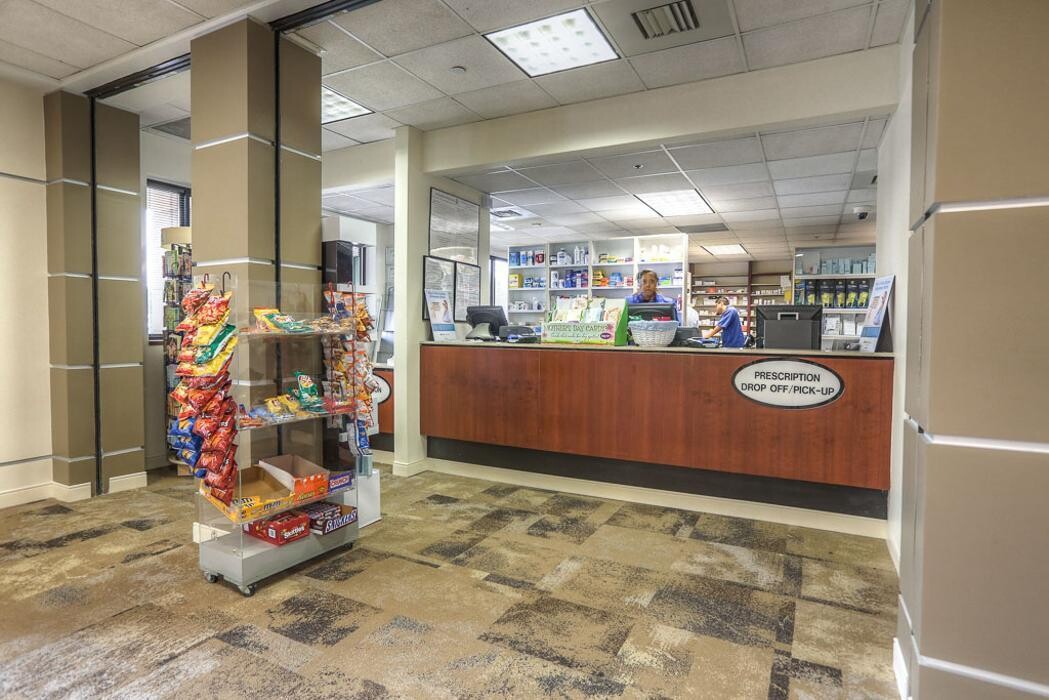 Images Mohsin Mir, MD