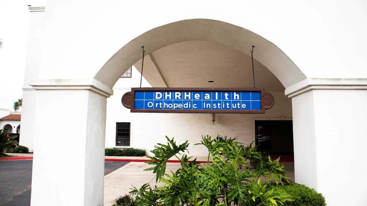 Images DHR Health Orthopedic Institute