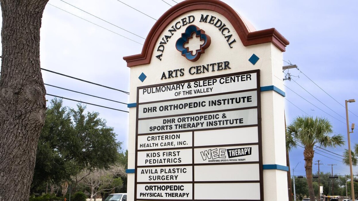 Images DHR Health Orthopedic Institute