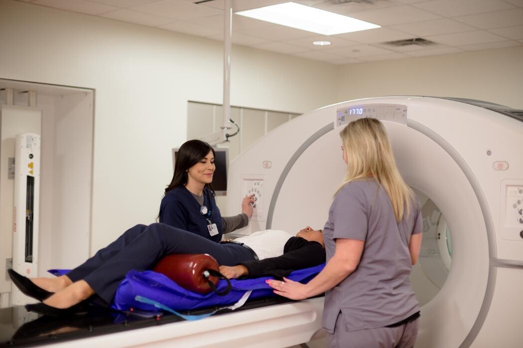 Images Kanza Abbas, MD